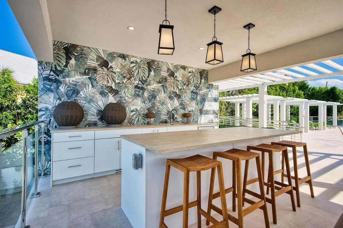 Sunset Point - Your Oasis Retreat West Bay